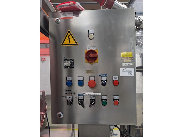 Flessen vul-en sluit machine, cobert / bertolaso, olympia 16 / sigma 103, 1991 / 1990 - afbeelding 2 van  35