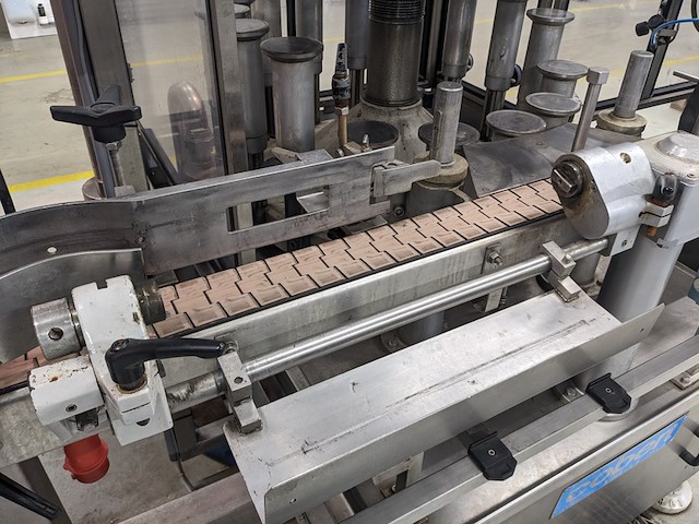 Flessen vul-en sluit machine, cobert / bertolaso, olympia 16 / sigma 103, 1991 / 1990 - afbeelding 8 van  35