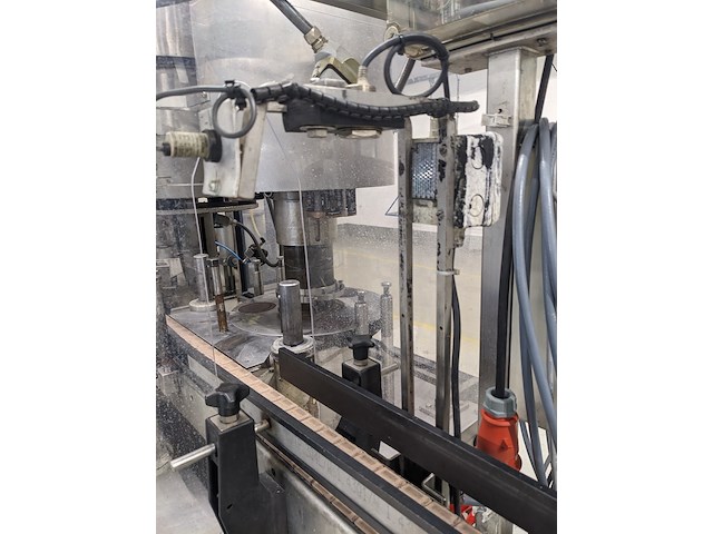 Flessen vul-en sluit machine, cobert / bertolaso, olympia 16 / sigma 103, 1991 / 1990 - afbeelding 16 van  35