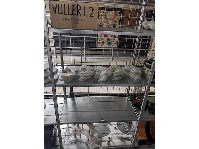 Flessen vul-en sluit machine, cobert / bertolaso, olympia 16 / sigma 103, 1991 / 1990 - afbeelding 20 van  35