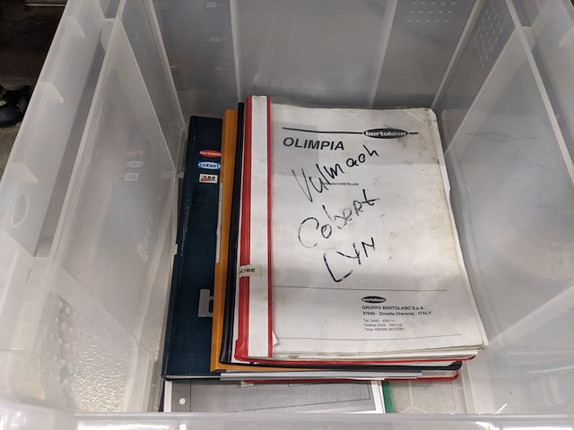 Flessen vul-en sluit machine, cobert / bertolaso, olympia 16 / sigma 103, 1991 / 1990 - afbeelding 11 van  35