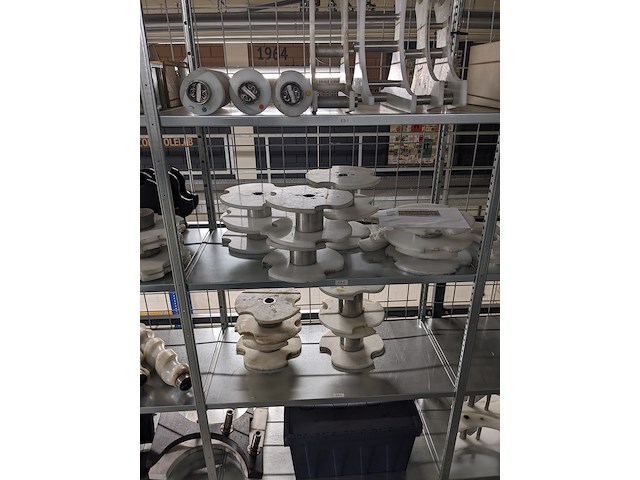 Flessen vul-en sluit machine, cobert / bertolaso, olympia 16 / sigma 103, 1991 / 1990 - afbeelding 19 van  35