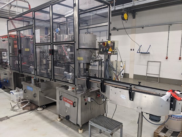 Flessen vul-en sluit machine, cobert / bertolaso, olympia 16 / sigma 103, 1991 / 1990 - afbeelding 12 van  35