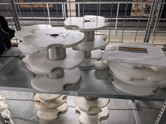 Flessen vul-en sluit machine, cobert / bertolaso, olympia 16 / sigma 103, 1991 / 1990 - afbeelding 24 van  35