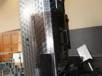 Flessenafvulmachine ktm troxler tva bestaande 16 koppige vulunit, co2 niveauregeling en kroonkurkapparaat. ... onderdeel van combinatiekavel complete mini brouwerijopstelling bestaande uit brouwhuis, 8 gistingstanks (deels gevuld), bottellijn, pompen, warmtewisselaar, natte lijn etiketteermachine en chiller - afbeelding 6 van  8