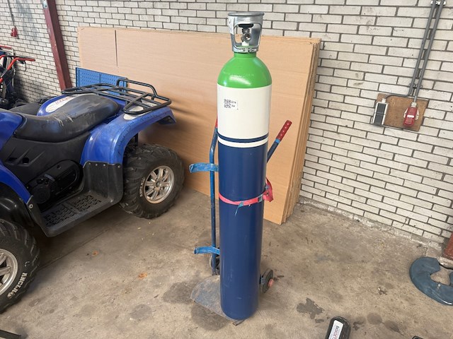 Flessenkar met cilinder - afbeelding 2 van  3