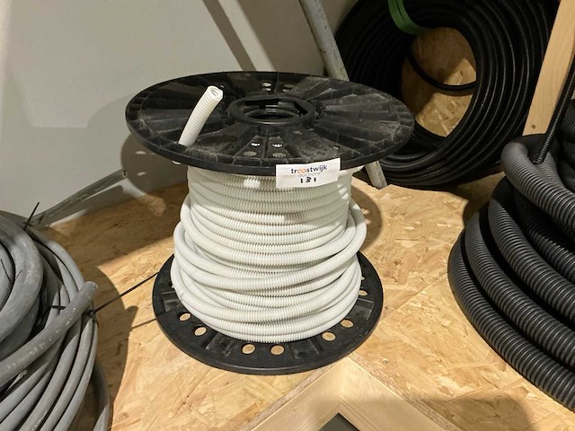 Flexbuis op haspel met installatiedraad - afbeelding 1 van  3