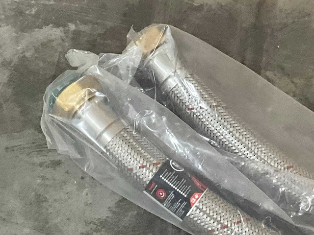 Flexibele aansluitslang 3/4" – 2" met rvs omvlechting (2x) - afbeelding 3 van  6