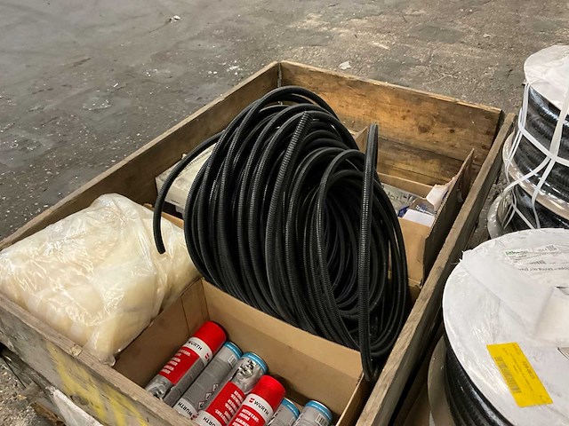 Flexibele kabelslang en divers - afbeelding 3 van  4