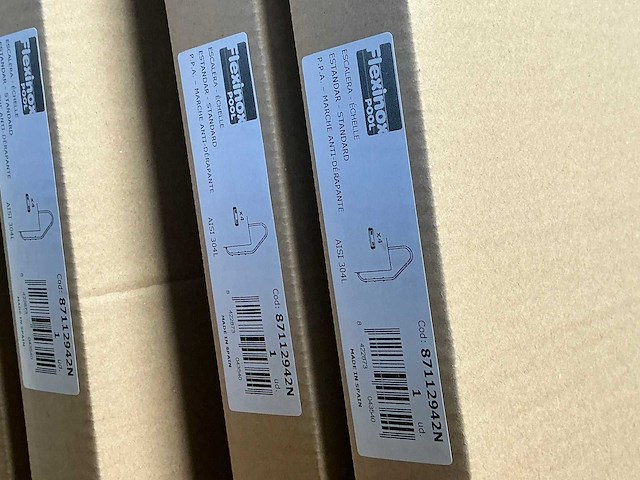 Flexinox wijd zwembad trap ( rvs ) (8x) - afbeelding 3 van  4