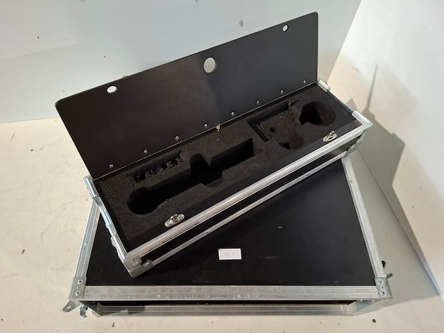 Flightcase, dfb flightcases, 3he flightcase tbv draadloze microfoons, zwart - afbeelding 2 van  4