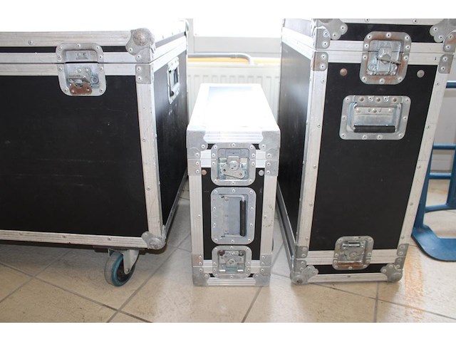 Flightcase met afmeting 52 x 21 x 44 cm. - afbeelding 1 van  3