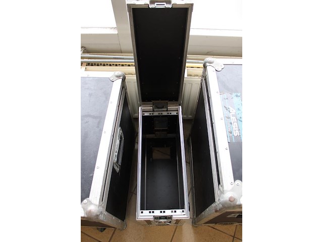 Flightcase met afmeting 52 x 21 x 44 cm. - afbeelding 3 van  3
