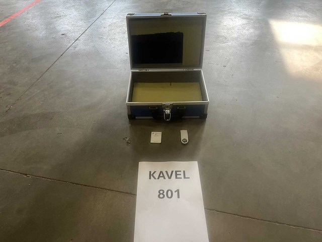 Flightcase met ps2 onderdelen - afbeelding 1 van  2