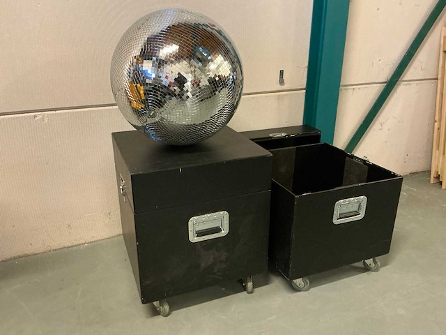 Flightcase met spiegelbol - afbeelding 1 van  5