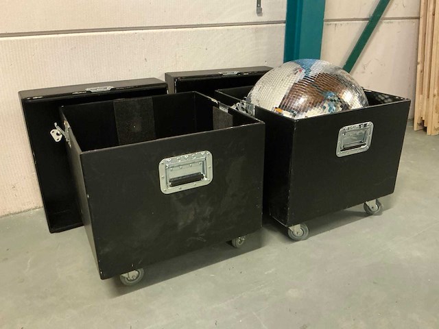 Flightcase met spiegelbol - afbeelding 2 van  5
