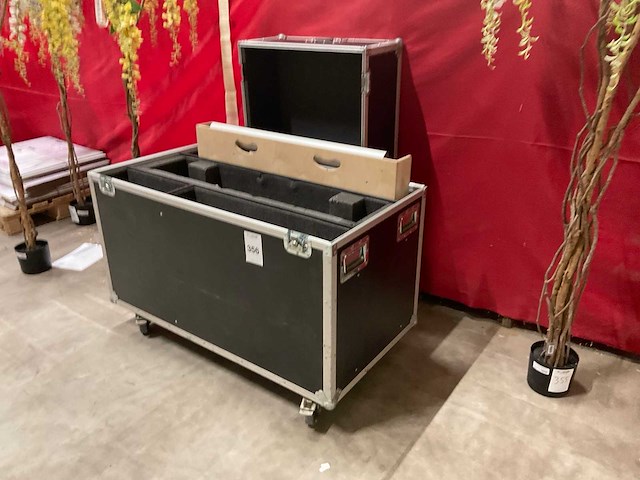 Flightcase met televisie - afbeelding 2 van  7