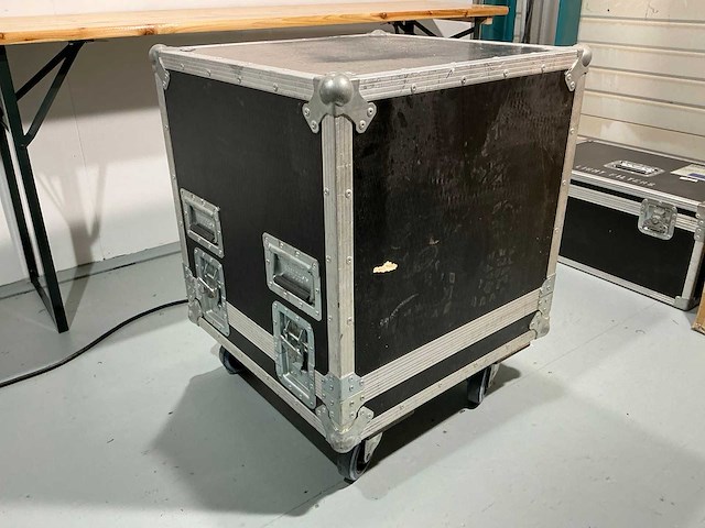 Flightcase - afbeelding 1 van  4