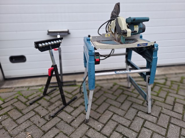 Flip-over afkortzaag makita, lf1000, bouwjaar 2017 - afbeelding 1 van  11