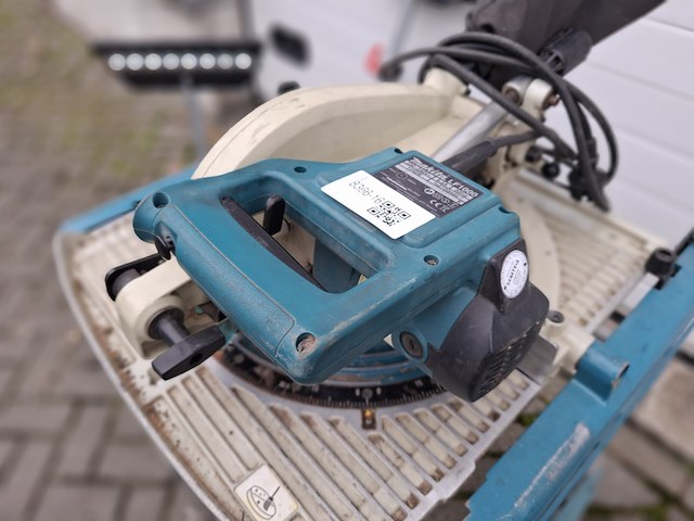 Flip-over afkortzaag makita, lf1000, bouwjaar 2017 - afbeelding 6 van  11