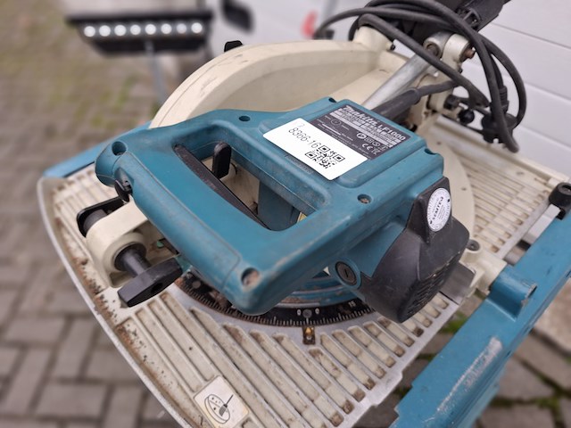 Flip-over afkortzaag makita, lf1000, bouwjaar 2017 - afbeelding 7 van  11