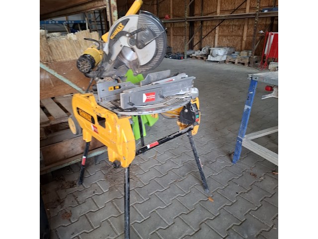 Flip-over zaagtafel dewalt, d27107 qs - afbeelding 1 van  6
