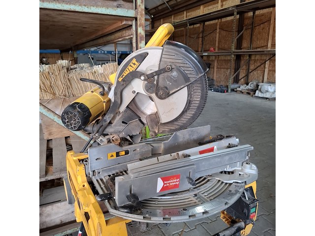 Flip-over zaagtafel dewalt, d27107 qs - afbeelding 2 van  6