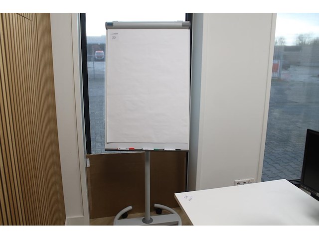 Flipover met extra papierblok. - afbeelding 1 van  2