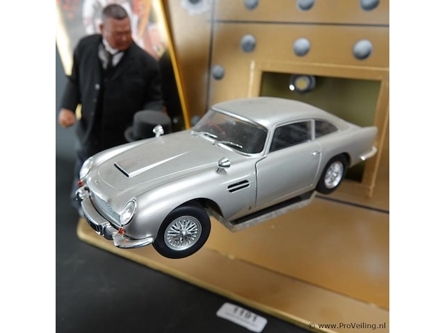 Flipperkast opzetstuk (topper) voor james bond pinball - afbeelding 4 van  5