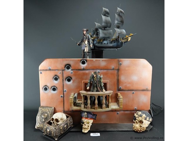 Flipperkast opzetstuk (topper) voor pirates of the caribbian pinball - afbeelding 1 van  10