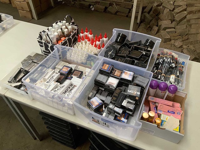 Flori roberts , blk/opl , aden ,salon pro exclusief - various pharmaceutical, cosmetic and chemical (540x) - afbeelding 3 van  4