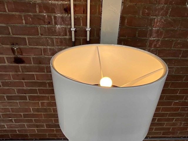 Flos spun light f vloerlamp 176x50 cm - afbeelding 3 van  4