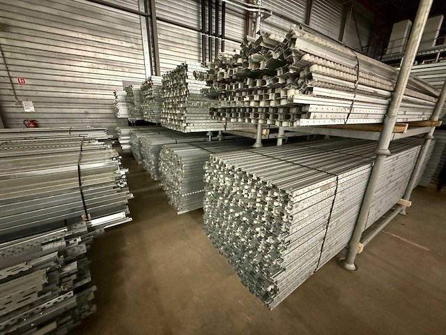 Flowrack rollenbaan 4000mm ca 550 stuks - afbeelding 2 van  6