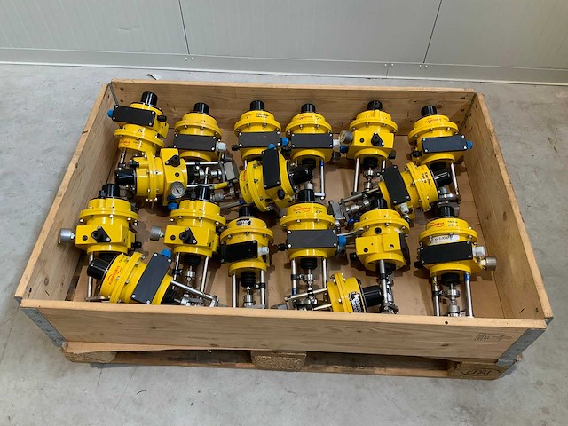 Flowserve - actuator ontmoette i/p-transducer (17x) - afbeelding 1 van  5