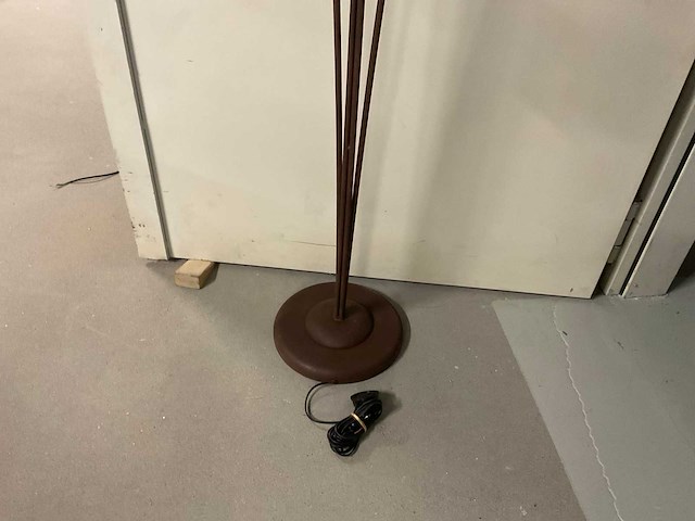 Flue vloerlamp - afbeelding 4 van  9