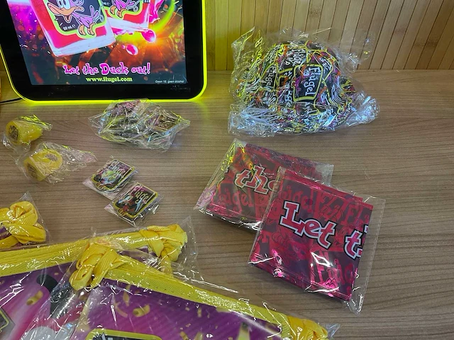 Flügel merchandise - afbeelding 3 van  7