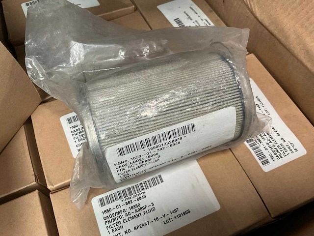 Fluid filter element (71x) - afbeelding 1 van  6