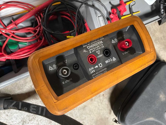 Fluke 105b scopemeter series ii oscilloscoop/ scoopmeter - afbeelding 7 van  7
