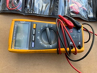 Fluke 175 digitale multimeter - afbeelding 3 van  9