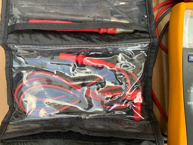 Fluke 175 digitale multimeter - afbeelding 4 van  7