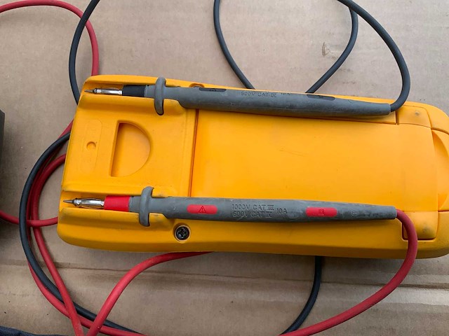 Fluke 175 digitale multimeter - afbeelding 7 van  7