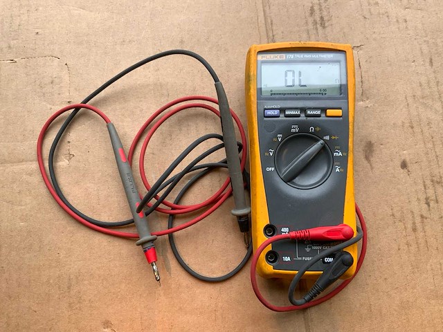 Fluke 175 digitale multimeter - afbeelding 2 van  9