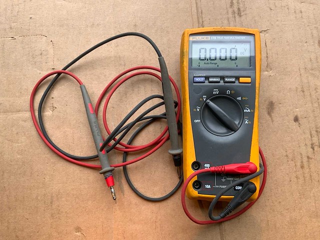 Fluke 175 digitale multimeter - afbeelding 3 van  9