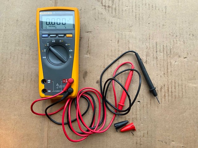 Fluke 175 digitale multimeter - afbeelding 3 van  7