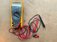 Fluke 175 digitale multimeter - afbeelding 3 van  7