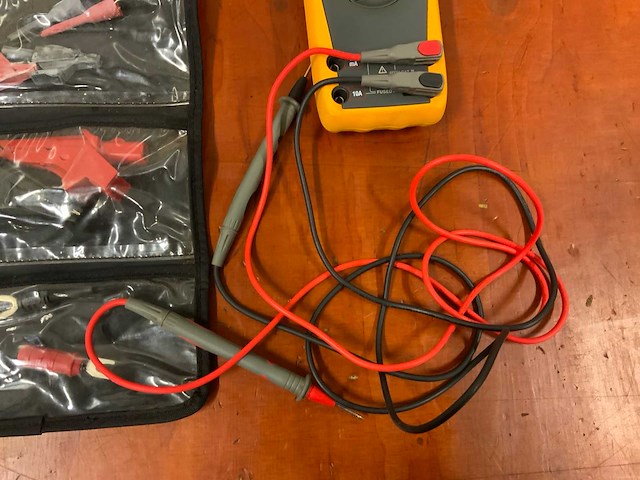 Fluke 175 digitale multimeter - afbeelding 5 van  10