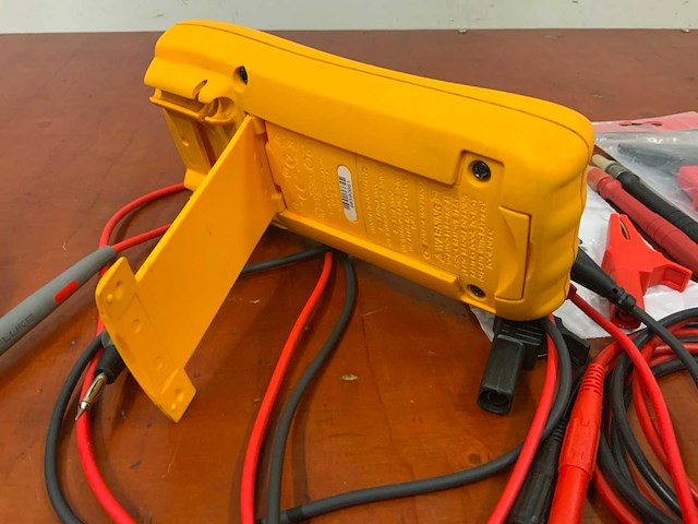 Fluke 175 multimeter - afbeelding 7 van  12
