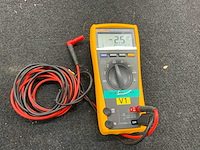 Fluke 175 true rms multimeter - afbeelding 2 van  5