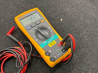 Fluke 175 true rms multimeter - afbeelding 3 van  5