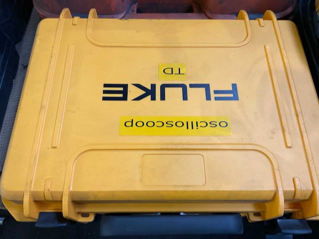 Fluke 190-102 series iii oscilloscoop - afbeelding 6 van  8